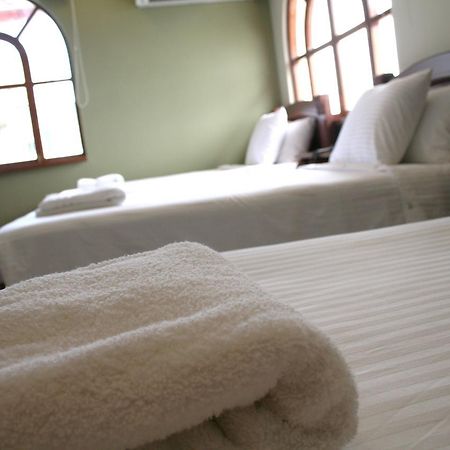 Hotel Maria Isabel Manta Buitenkant foto