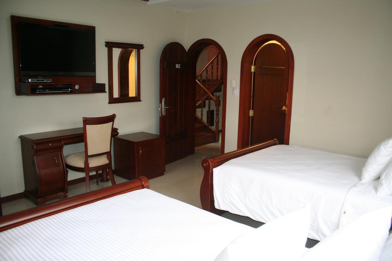 Hotel Maria Isabel Manta Buitenkant foto